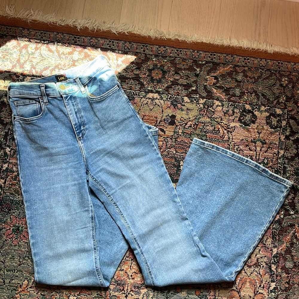 NWOT Lee Forever Fit Flare Jeans